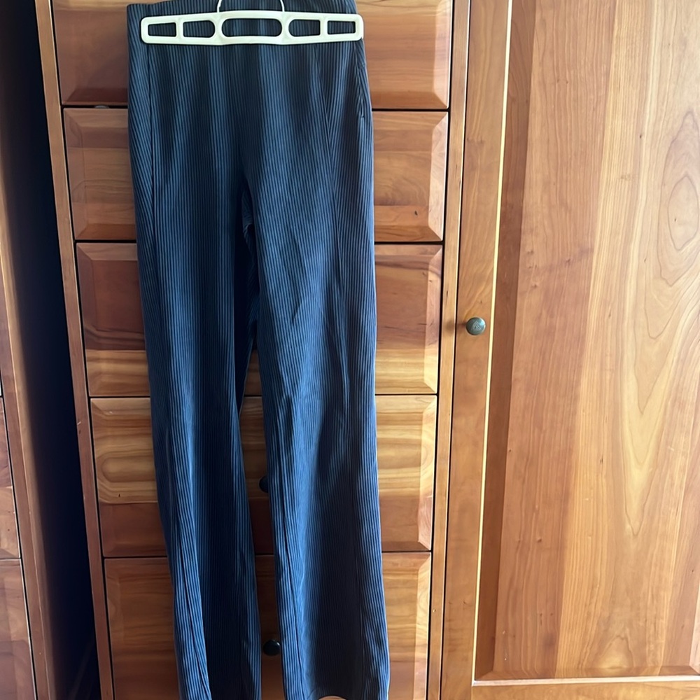 Lululemon Ribbed Softstreme Flared Pant size 2